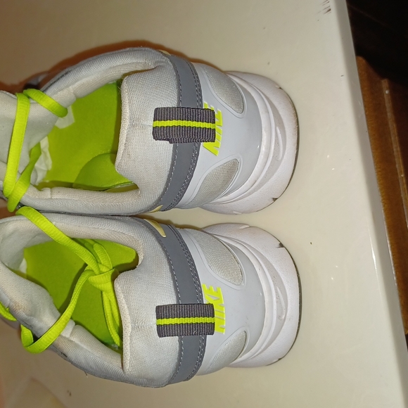 Nike Season Tr2 - Picture 4 of 9